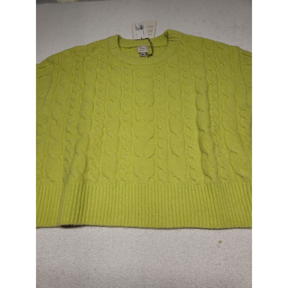 Cable Knit Crewneck Sweater in Lime Green A100 - Picture 10 of 11